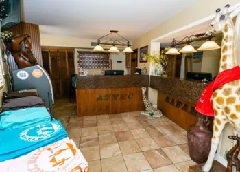 Aztec Motel hotel thumbnail 2