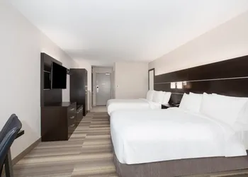 Holiday Inn Express & Suites Lincoln City by IHG hotel thumbnail 6