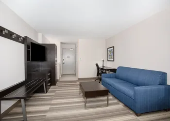 Holiday Inn Express & Suites Lincoln City by IHG hotel thumbnail 7