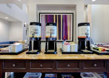 Hampton Inn & Suites San Luis Obispo hotel thumbnail 2