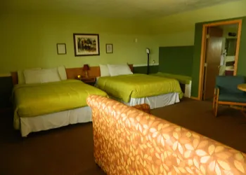 Country Motor Inn hotel thumbnail 7