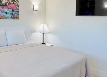 The Bay Inn at Lani Kai hotel thumbnail 6