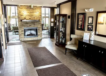 Staybridge Suites Minot by IHG hotel thumbnail 3