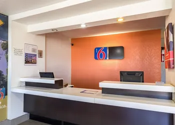 Motel 6 Uvalde, TX hotel thumbnail 2