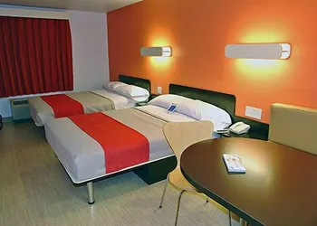 Motel 6 Uvalde, TX hotel thumbnail 5