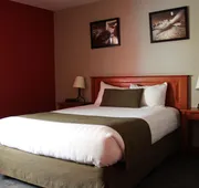 Howe Sound Inn & Brewing Company hotel detail image 7