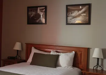 Howe Sound Inn & Brewing Company hotel thumbnail 8