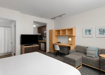 TownePlace Suites by Marriott Denver Airport at Gateway Park hotel thumbnail 6
