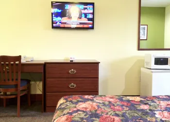 Weston Inn & Suites hotel thumbnail 6