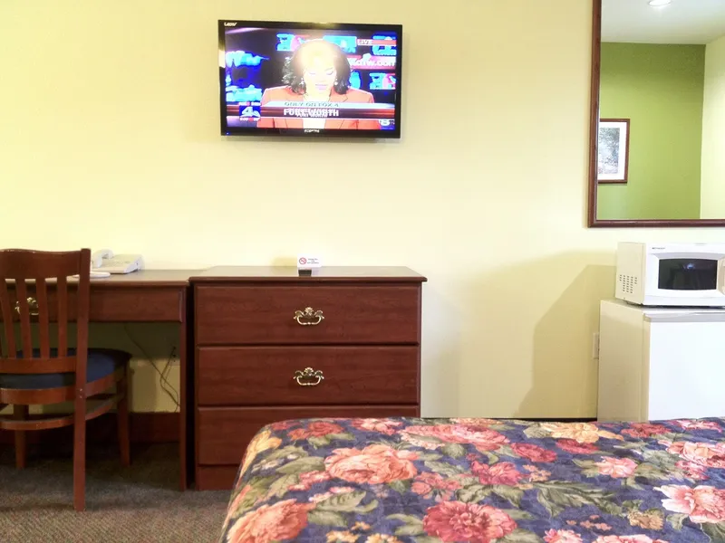 Weston Inn & Suites hotel detail image 6