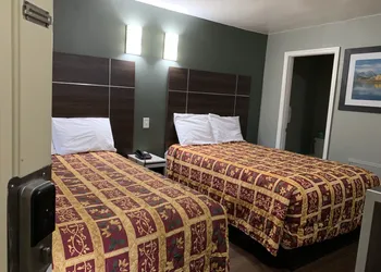 Red Carpet Inn hotel thumbnail 4