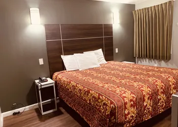 Red Carpet Inn hotel thumbnail 5