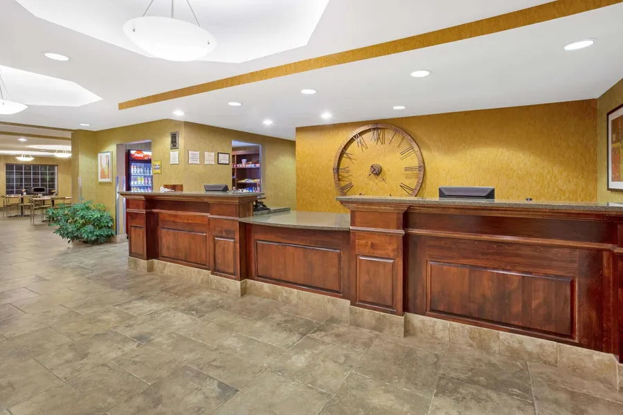 La Quinta Inn & Suites by Wyndham Dickinson hotel detail image 2