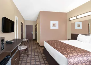 Microtel Inn & Suites by Wyndham Sidney hotel thumbnail 5