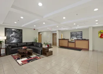 Super 8 by Wyndham Red Lake ON hotel thumbnail 2