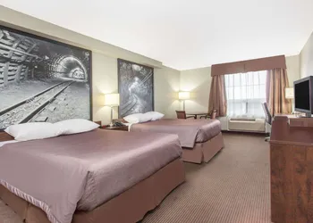 Super 8 by Wyndham Red Lake ON hotel thumbnail 8