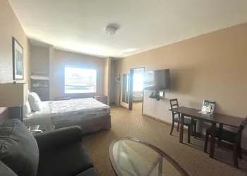 Bell's Extended Stay and Suites hotel thumbnail 5