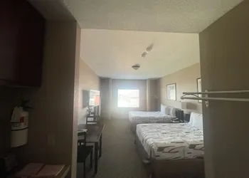 Bell's Extended Stay and Suites hotel thumbnail 6