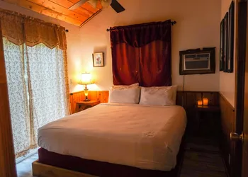 Sleepy Hollow Cabins and Hotel hotel thumbnail 5