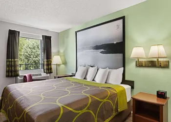 Super 8 by Wyndham Branson / Shepherd of the Hills Exwy hotel thumbnail 7