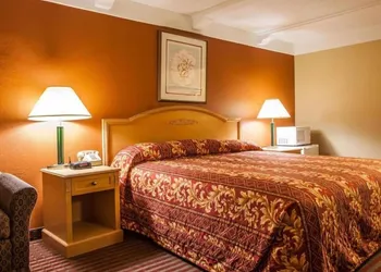 Relax Inn Saint Charles hotel thumbnail 2