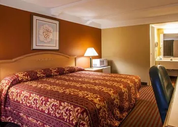 Relax Inn Saint Charles hotel thumbnail 4