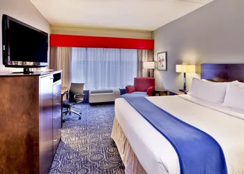Holiday Inn Express & Suites Oak Ridge by IHG hotel thumbnail 4