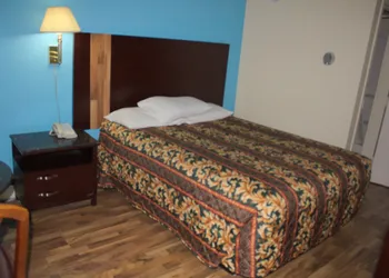 American Inn & Suites hotel thumbnail 6