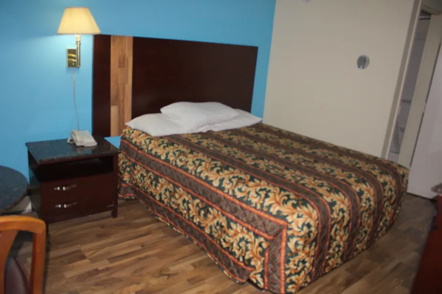 American Inn & Suites hotel detail image 6