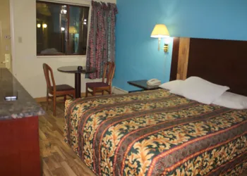 American Inn & Suites hotel thumbnail 8