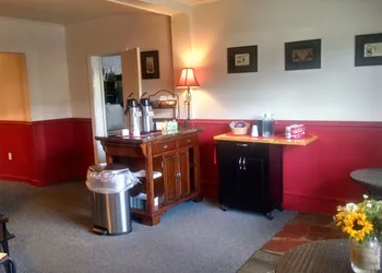 Vinehurst Inn And Suites hotel thumbnail 2