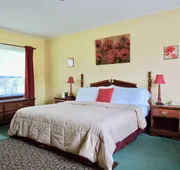 Vinehurst Inn And Suites hotel detail image 3