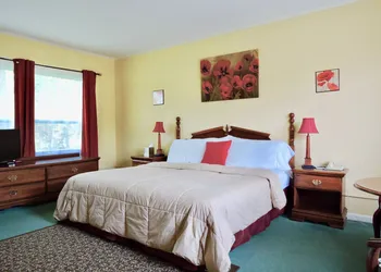 Vinehurst Inn And Suites hotel thumbnail 3