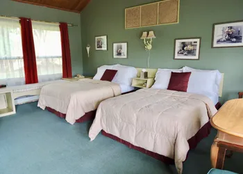 Vinehurst Inn And Suites hotel thumbnail 5