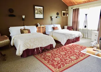 Vinehurst Inn And Suites hotel thumbnail 8