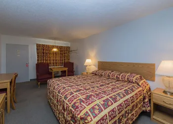 Motel 8 Rock Springs hotel thumbnail 5