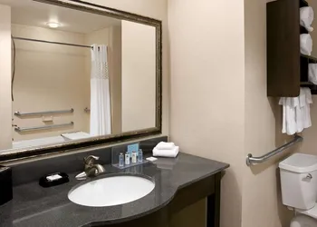 Hampton Inn & Suites Mansfield hotel thumbnail 5