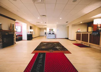 Hampton Inn & Suites Minot Airport hotel thumbnail 2