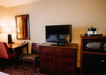 Hampton Inn & Suites Minot Airport hotel thumbnail 8