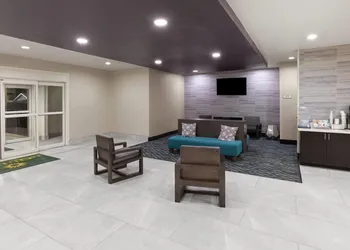 La Quinta Inn & Suites by Wyndham Boutte hotel thumbnail 3