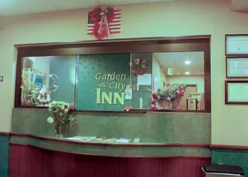 Garden City Inn hotel thumbnail 2