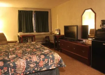 Garden City Inn hotel thumbnail 8