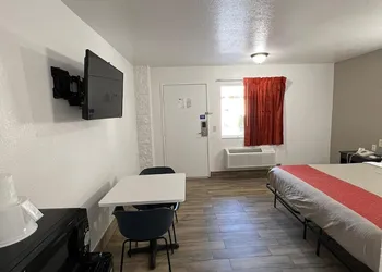 Motel 6 Orange, CA - Anaheim hotel thumbnail 7