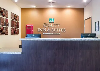 Quality Inn & Suites Minot North hotel thumbnail 2