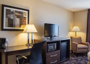 Quality Inn & Suites Minot North hotel thumbnail 6