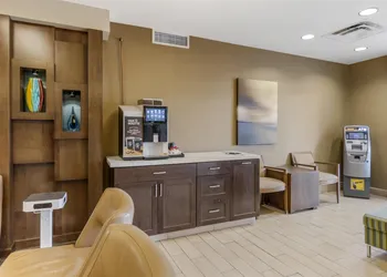 Best Western Plus Winnipeg West hotel thumbnail 4