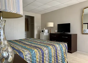 Cabana Motel hotel thumbnail 7