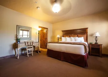 Cable Mountain Lodge hotel thumbnail 5