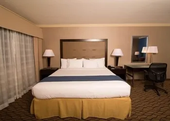 Holiday Inn Express Port Hueneme by IHG hotel thumbnail 4