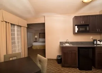 Holiday Inn Express Port Hueneme by IHG hotel thumbnail 8